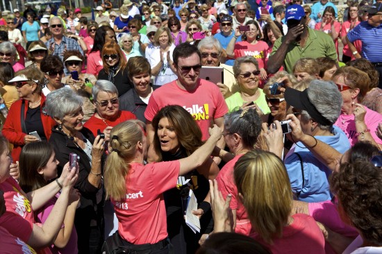 WALK CONCERT HUGS 2013